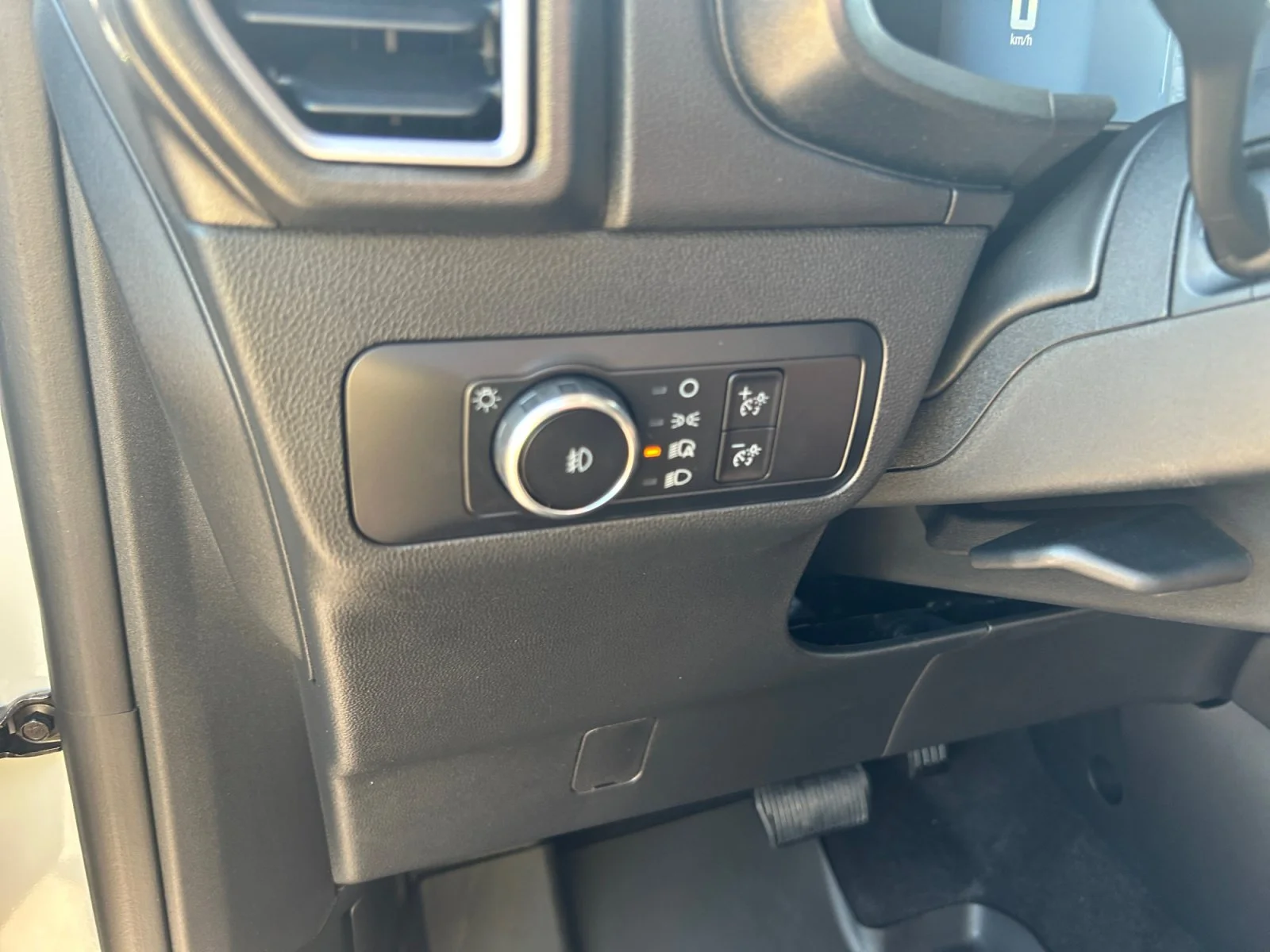 New 2026 Space White Metallic Ford Outer Banks image 15
