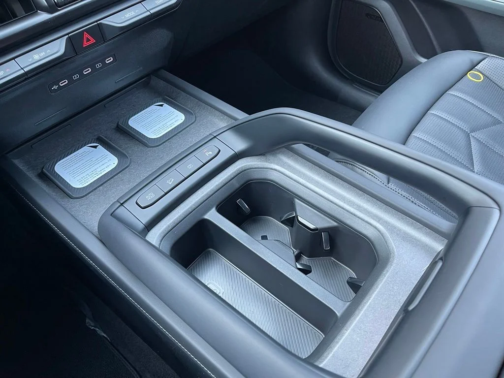 New 2027 White Kia  image 15