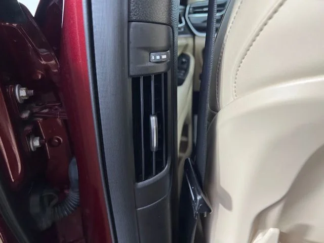 Used 2022 Red Jeep Limited image 44