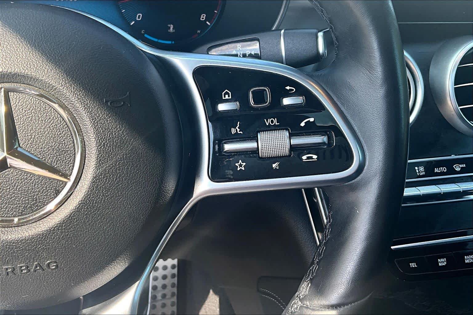 Used 2020 Graphite Grey Metallic Mercedes-Benz GLC 300 image 25