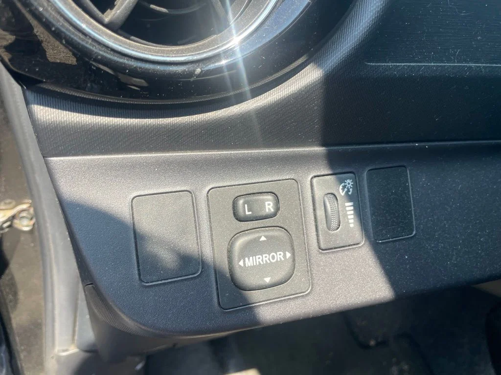 Used 2015 Black Toyota Two image 11