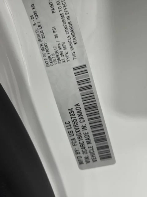 New 2027 Bright White Clear-Coat Exterior Paint Chrysler Select image 23