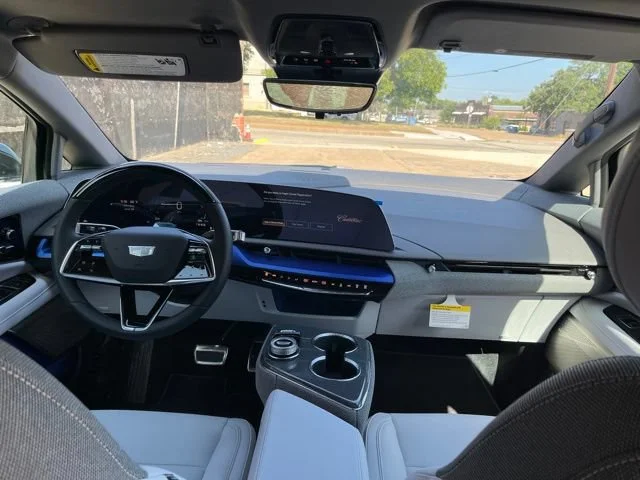 2027 Cadillac OPTIQ Luxury - Photo 18