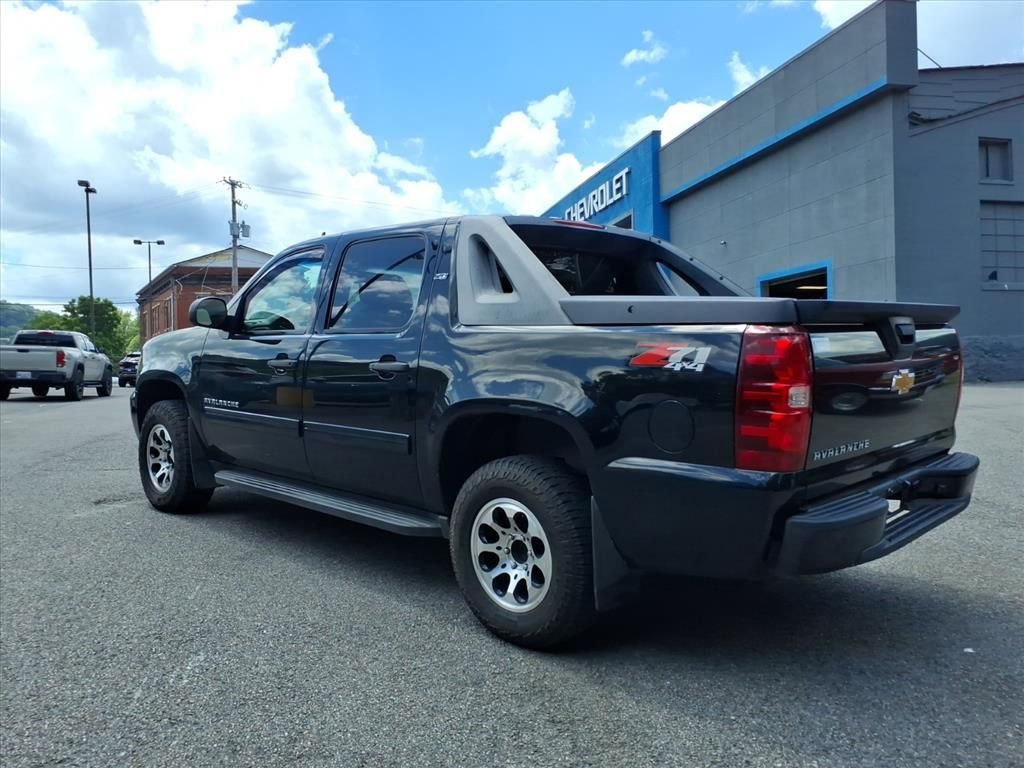 Used 2012 Black Chevrolet LS image 6