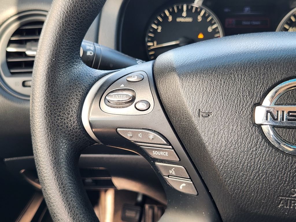 Used 2020 Silver Nissan S image 27