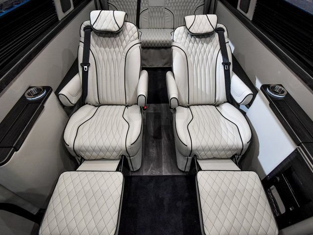 Used 2026 Black Mercedes-Benz Midwest image 25
