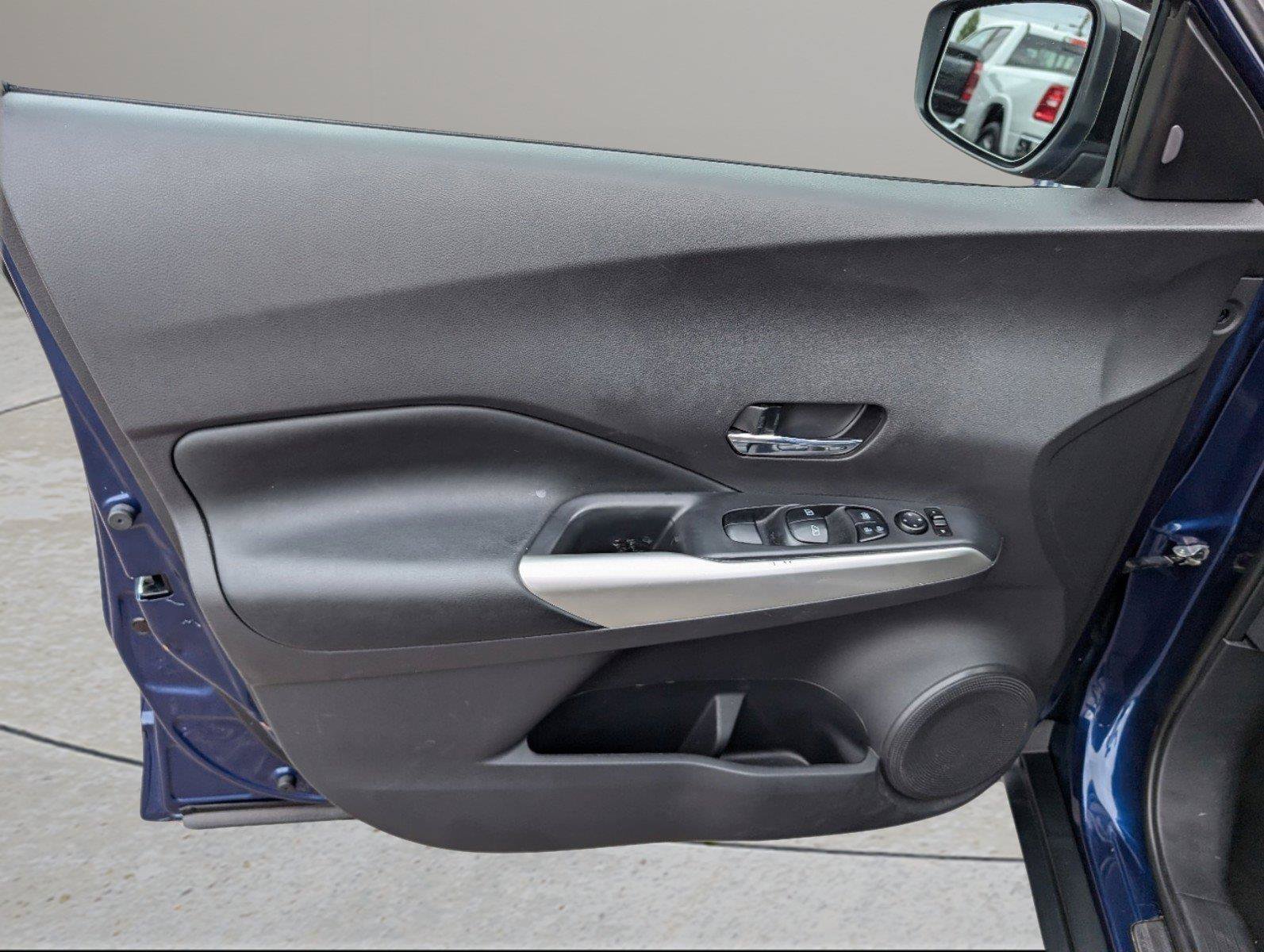 Used 2020 Deep Blue Pearl/Fresh Powder Nissan SR image 23