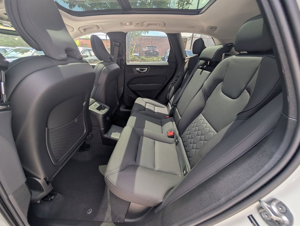 New 2026 White Volvo T8 Plus image 11
