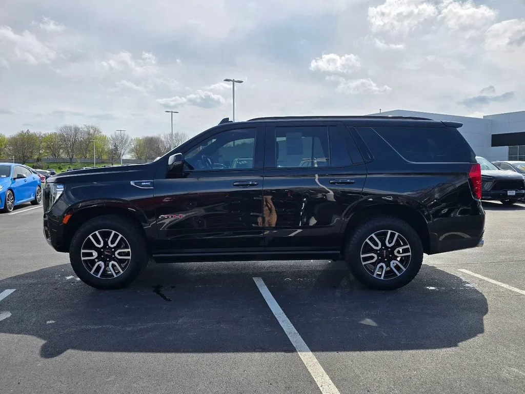 2022 GMC Yukon AT4 - Photo 8