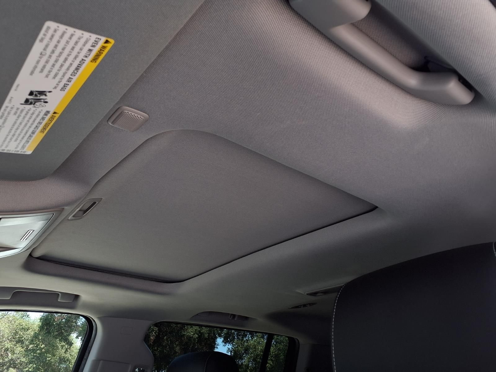 Used 2016 Silver GMC SLT image 18