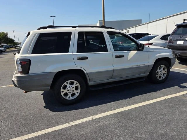 Used 1999 White Jeep Laredo image 16
