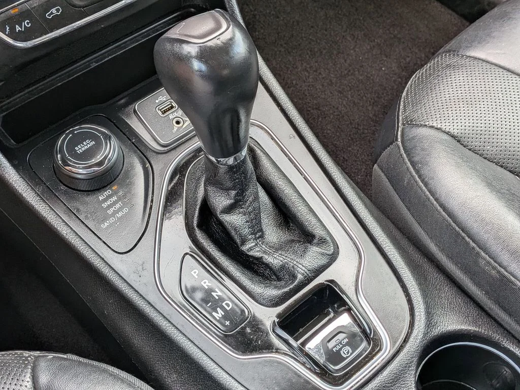Used 2019 Red Jeep Limited image 22