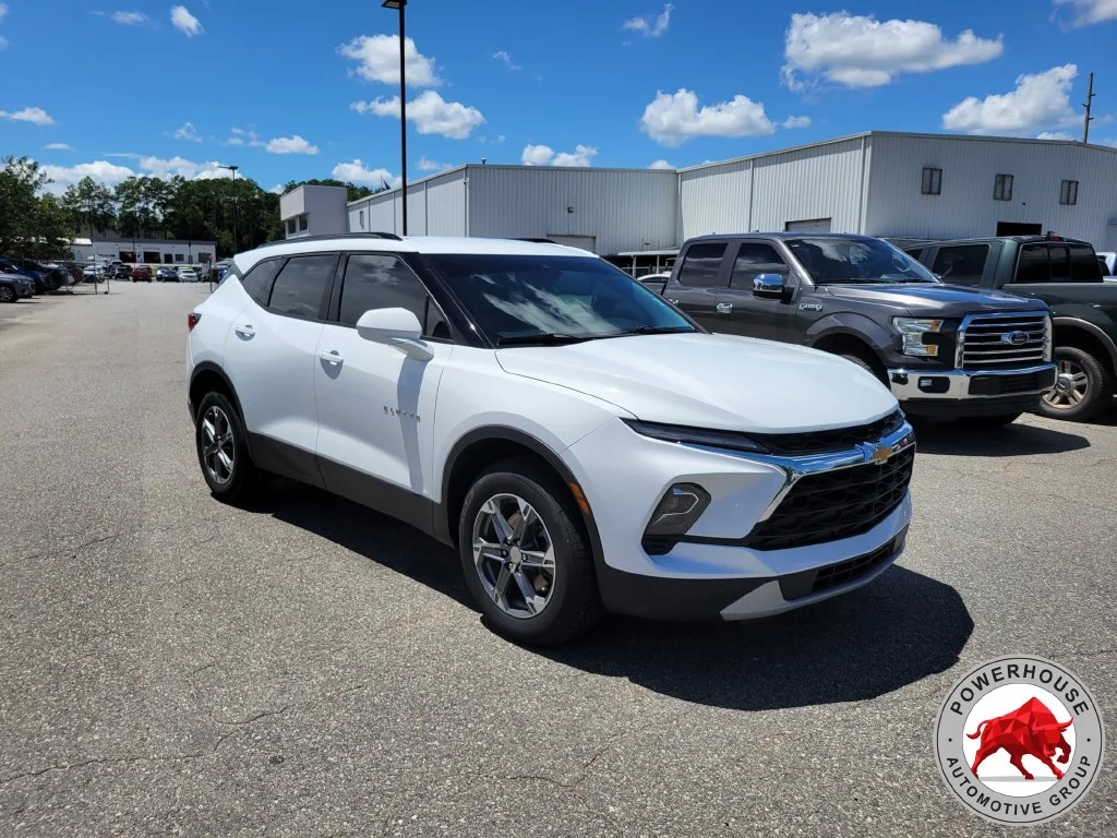 Used 2024 White Chevrolet LT image 9