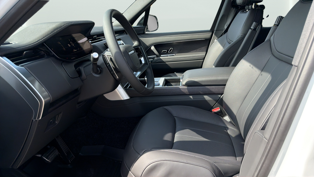 New 2026 Fuji White Land Rover SE image 17