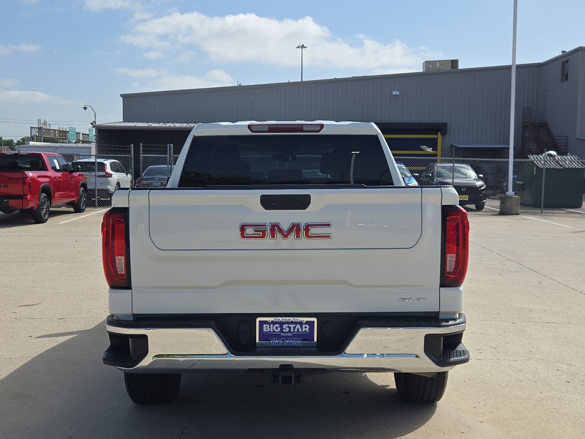 Used 2025 Summit White GMC SLT image 4