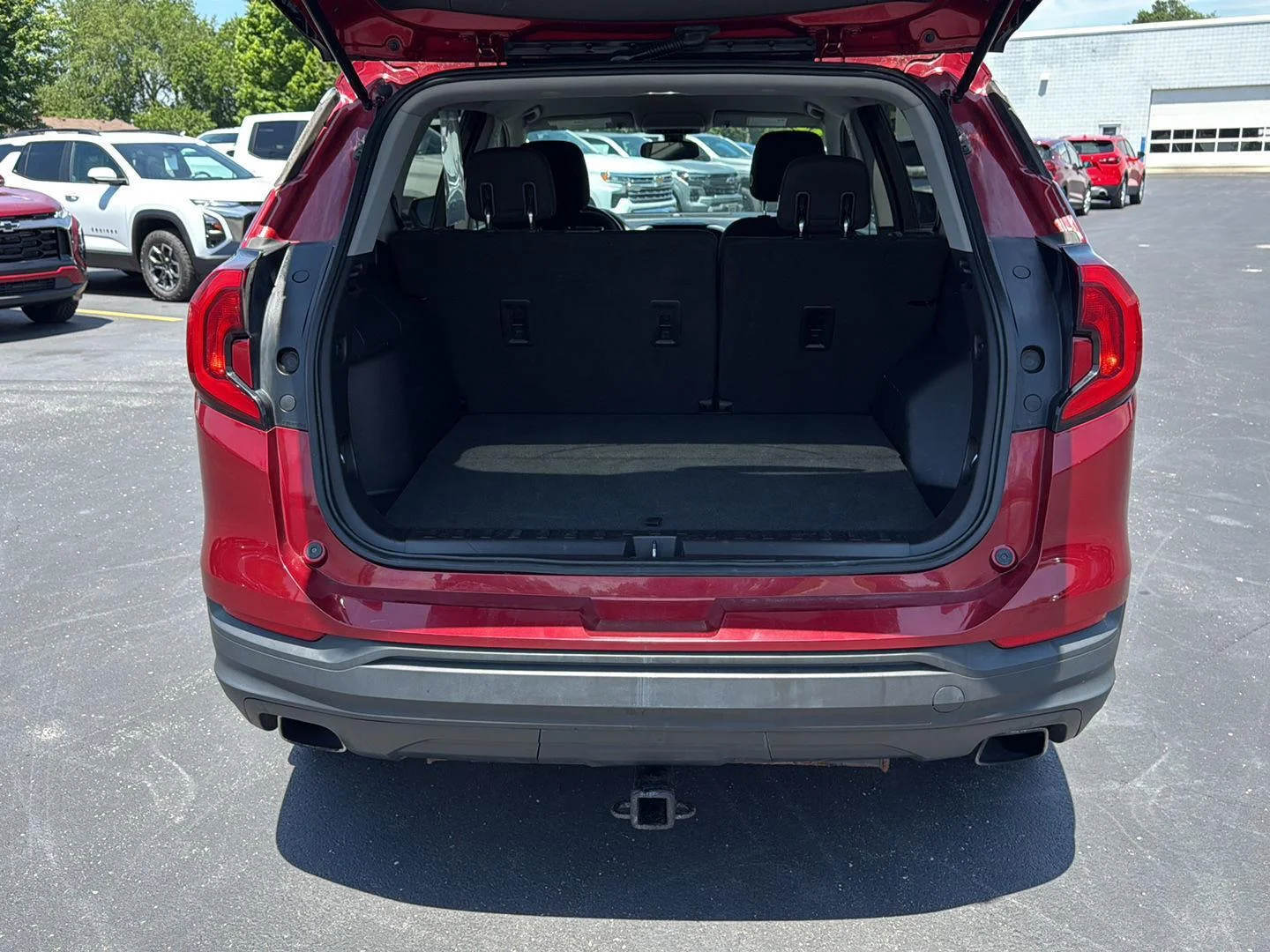 Used 2018 Red Quartz Tintcoat GMC SLE image 12