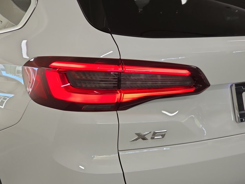Certified Used 2023 Alpine White BMW xDrive45e image 30