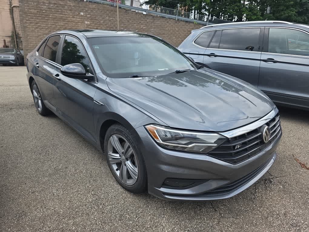 Used 2021 Platinum Gray Metallic Volkswagen R-Line image 3