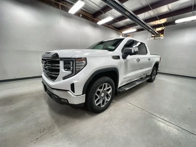 2026 GMC Sierra 4WD Crew Cab Short Box SLT's photo