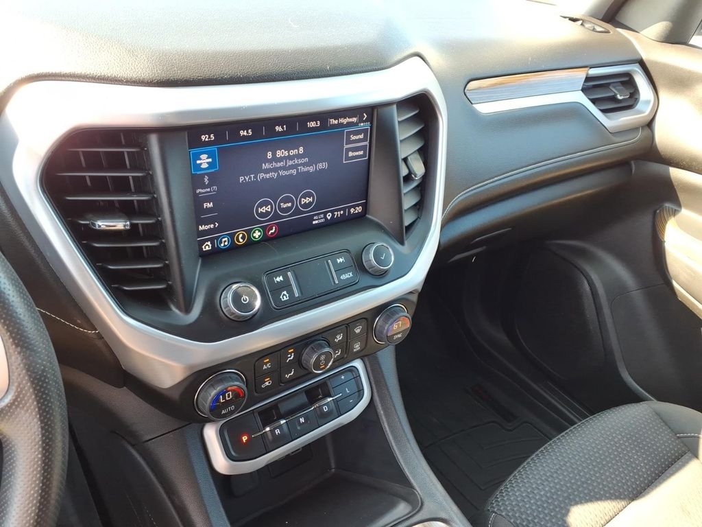 Used 2023 Ebony Twilight Metallic GMC SLE image 8