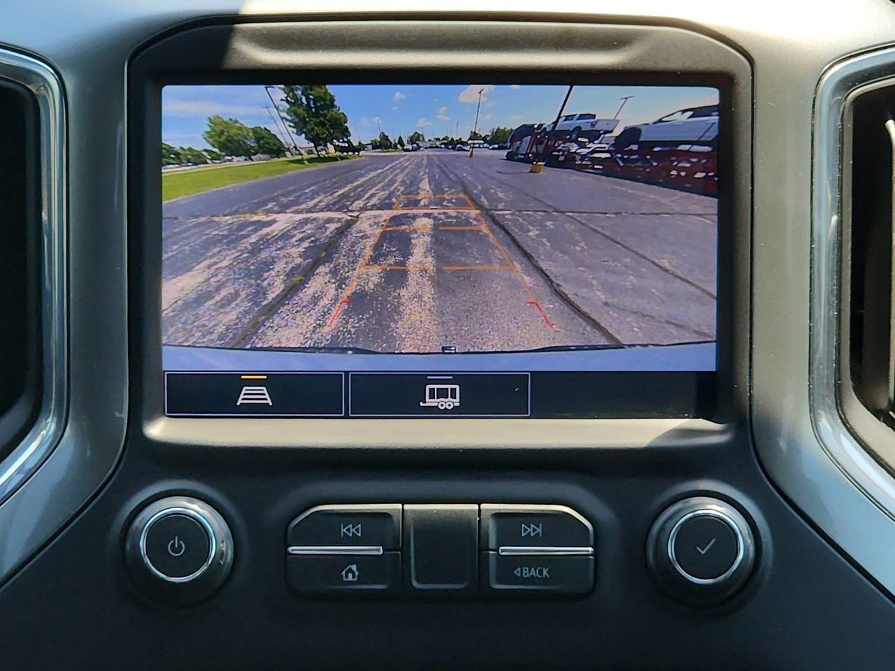 Used 2021 White Chevrolet LT Trail Boss image 16