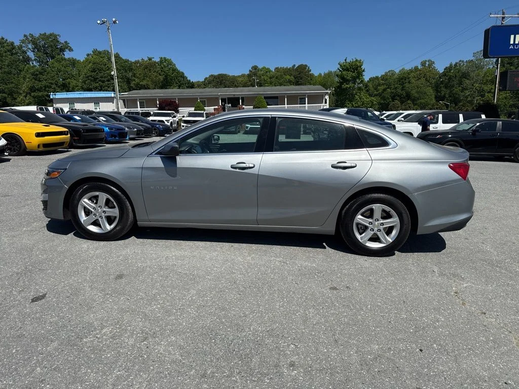 Used 2024 Gray Chevrolet LT image 2