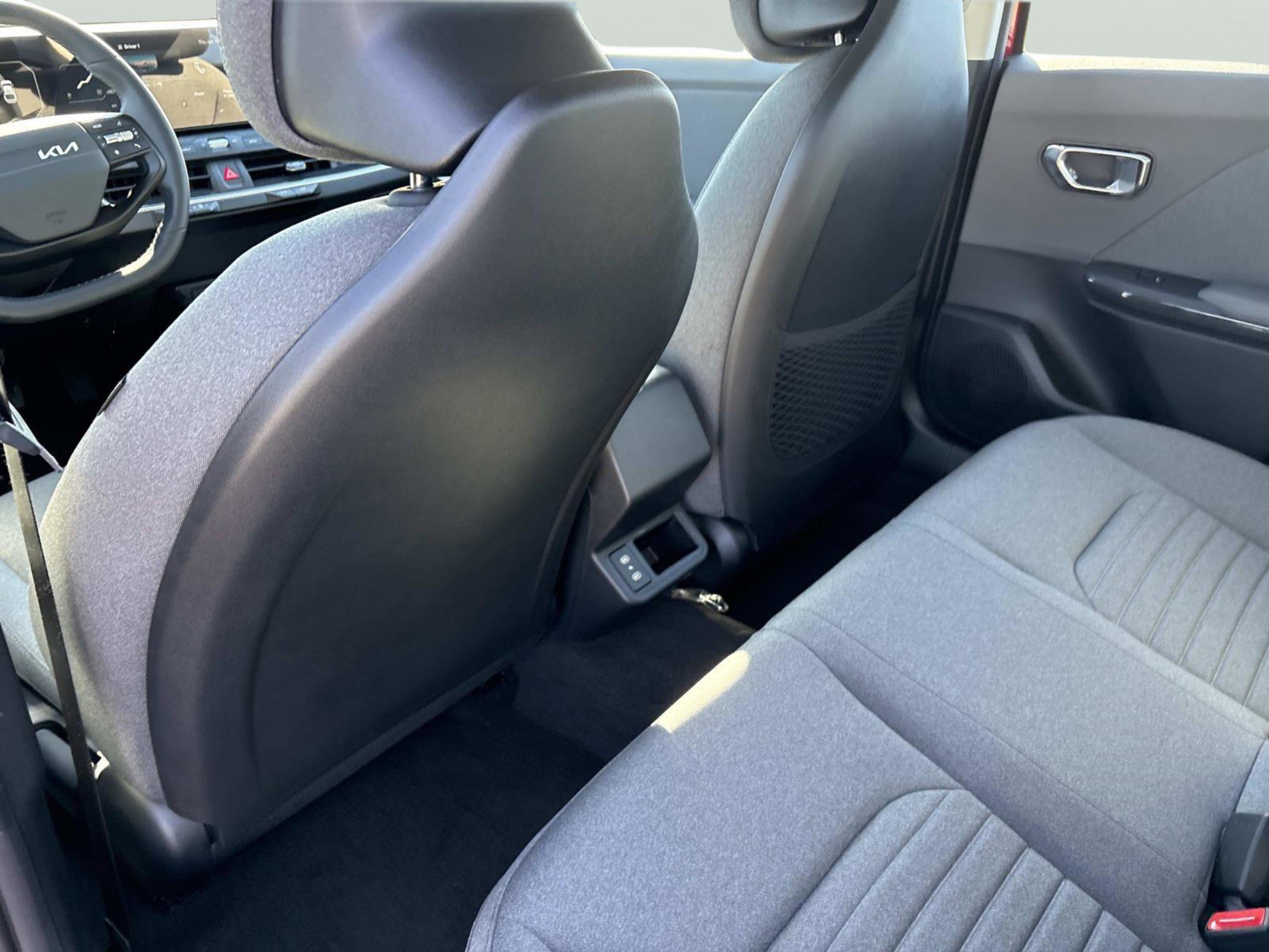 2025 Kia K4 EX - Photo 15