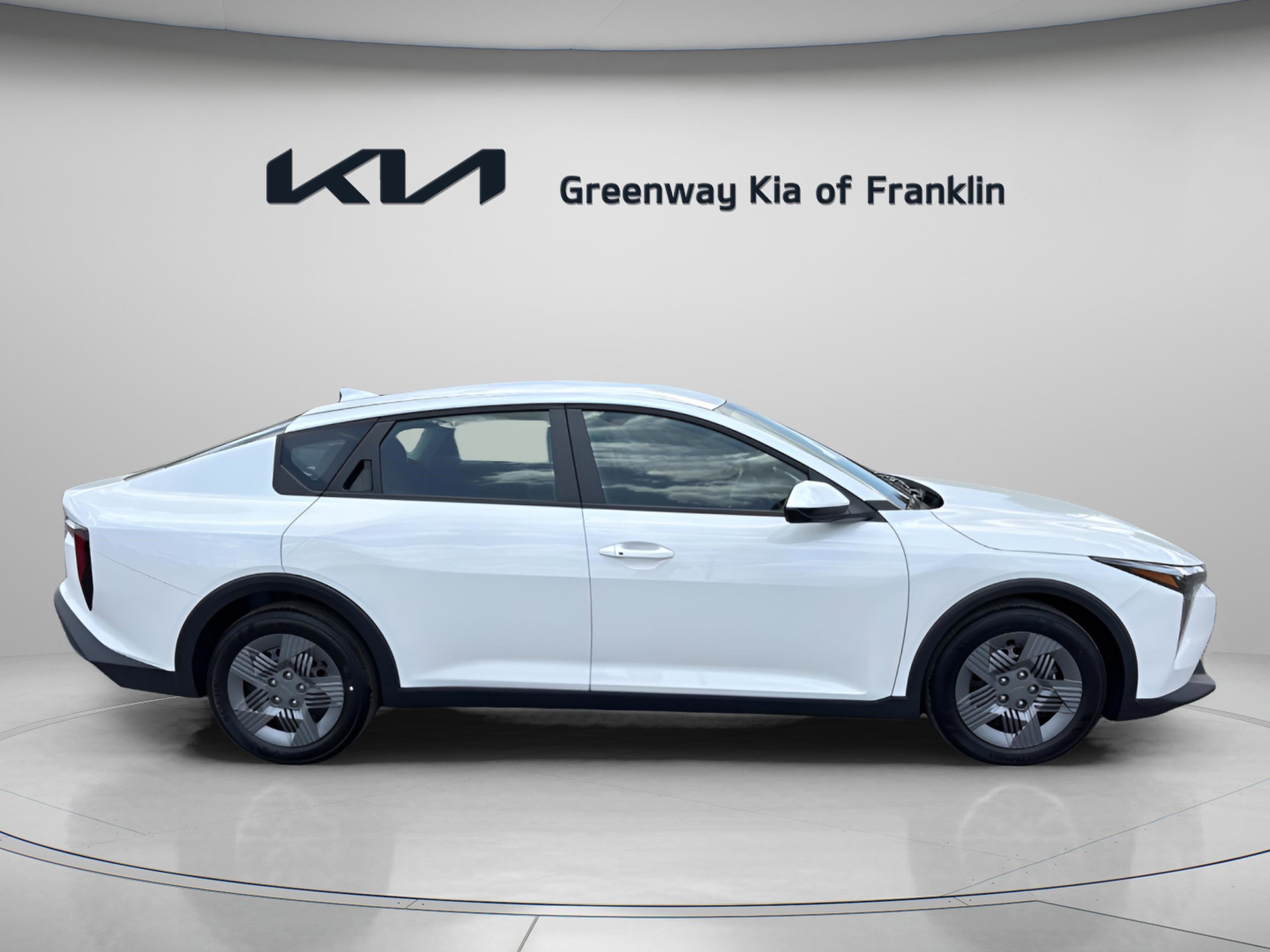 New 2026 Snow White Pearl Kia LX image 8