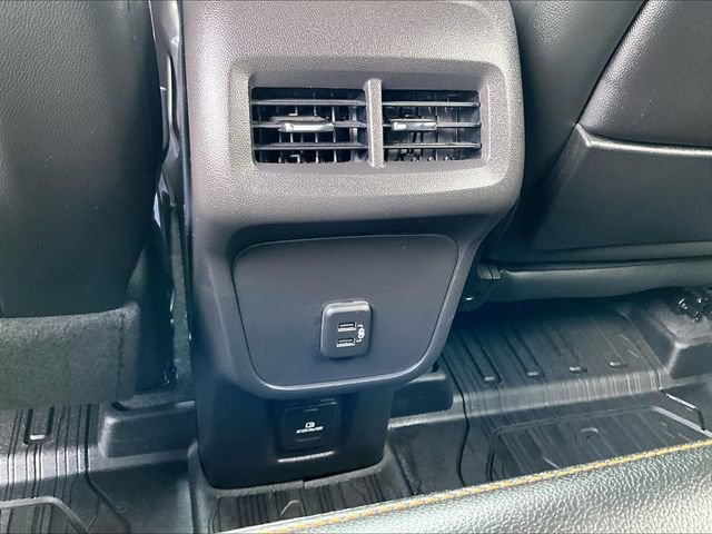 Used 2023 SUMMIT WHITE GMC AT4 image 28