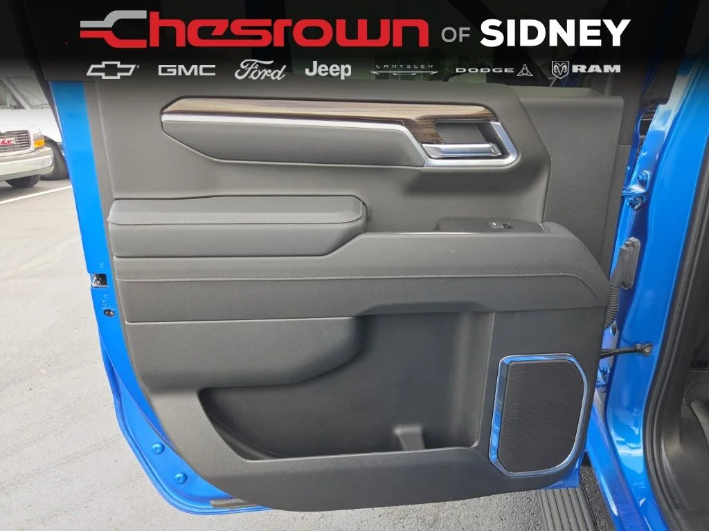 Used 2025 Blue Chevrolet LT image 18