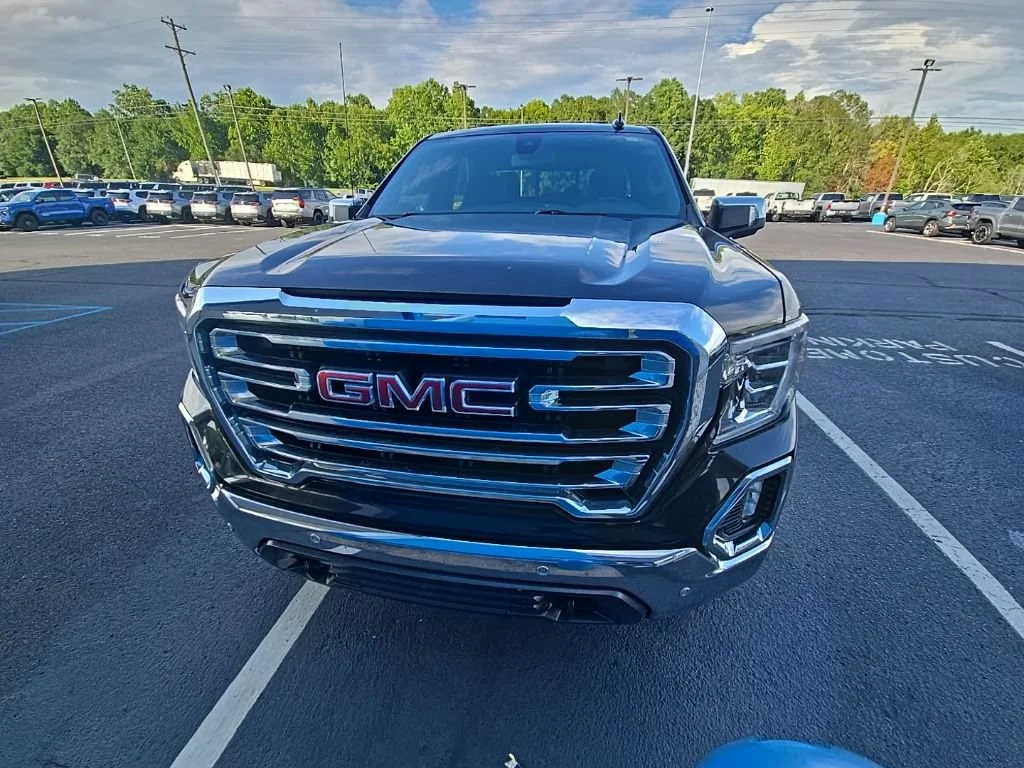 Used 2021 ONYX BLACK GMC SLT image 8