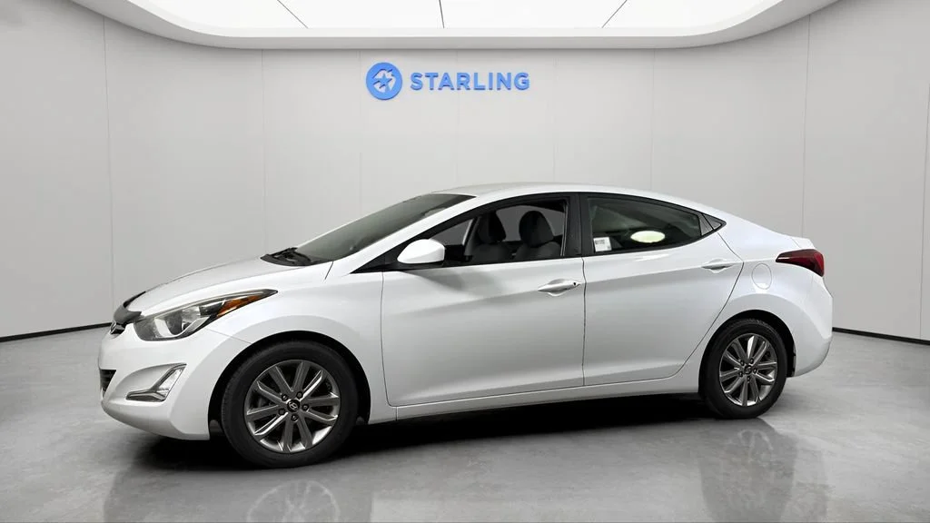 Used 2016 White Hyundai SE image 2