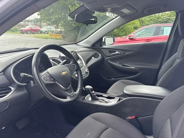 Used 2023 White Chevrolet RS image 7