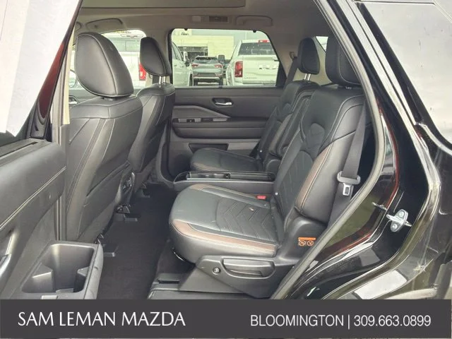 Used 2025 Black Nissan Platinum image 16