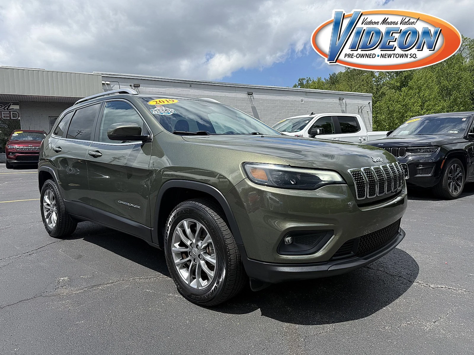 2019 Jeep Cherokee Latitude Plus 4X4's photo