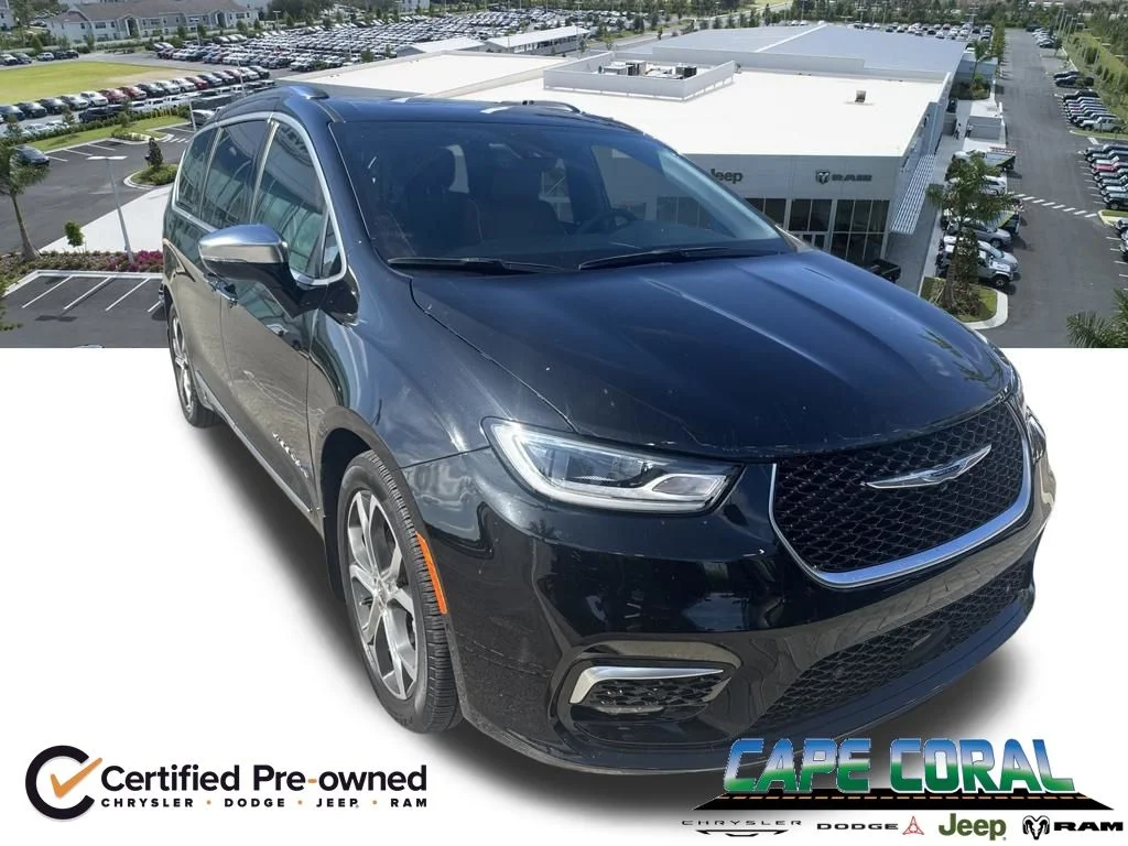 2024 Chrysler Pacifica Pinnacle's photo