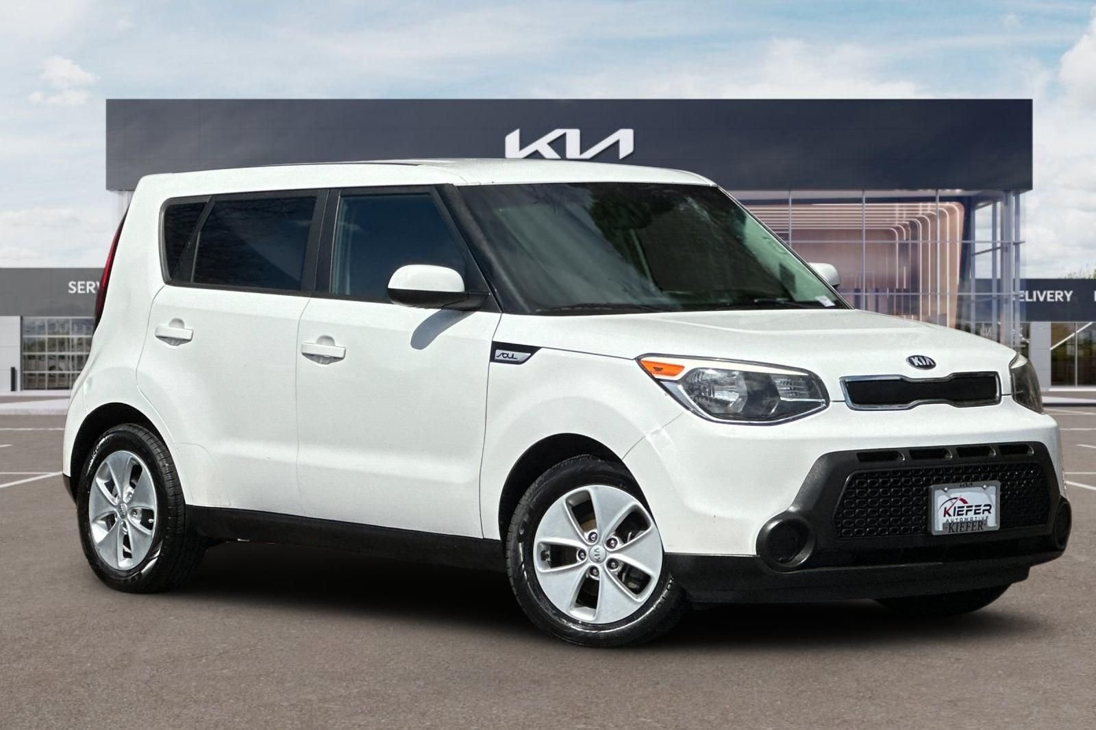 Used 2015 Kia Soul Base with VIN KNDJN2A22F7229314 for sale in Eugene, OR
