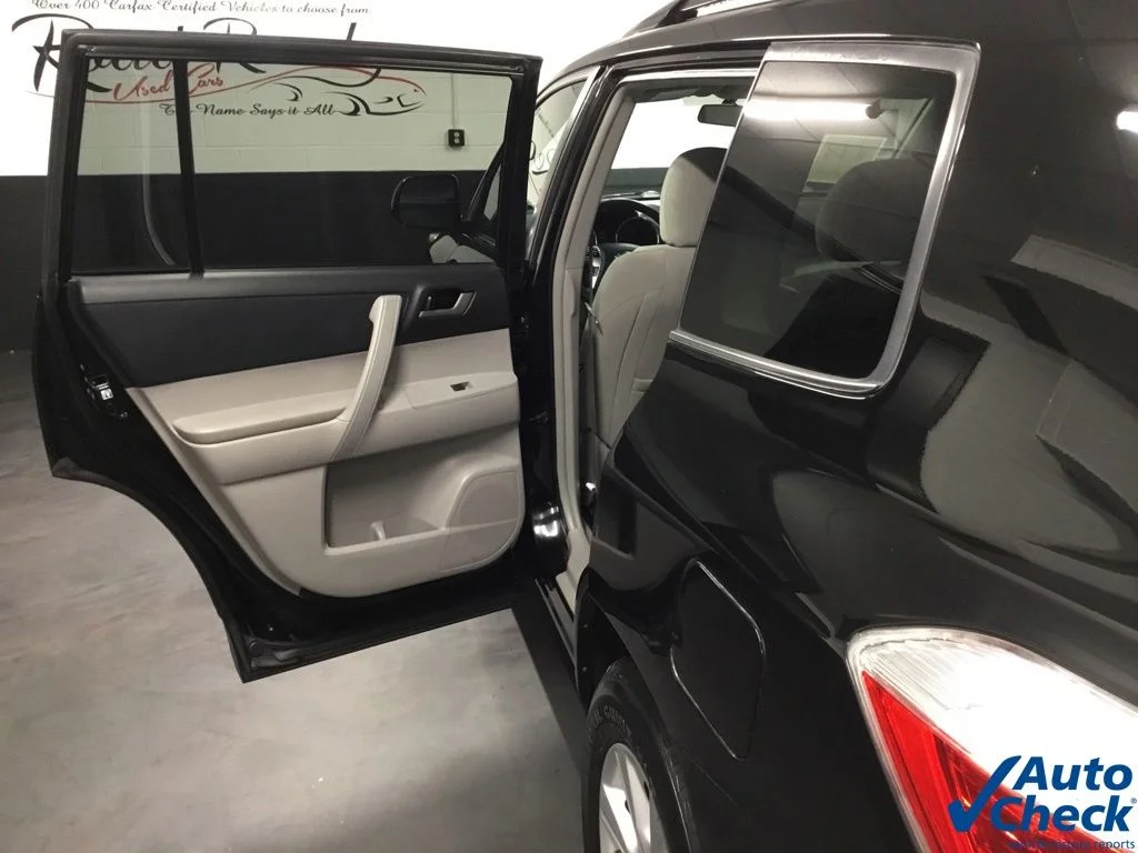 Used 2013 Black Toyota Base Plus V6 image 26