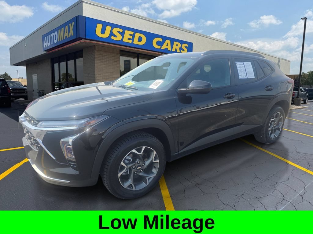 Used 2025 Mosaic Black Metallic Chevrolet LT image 1