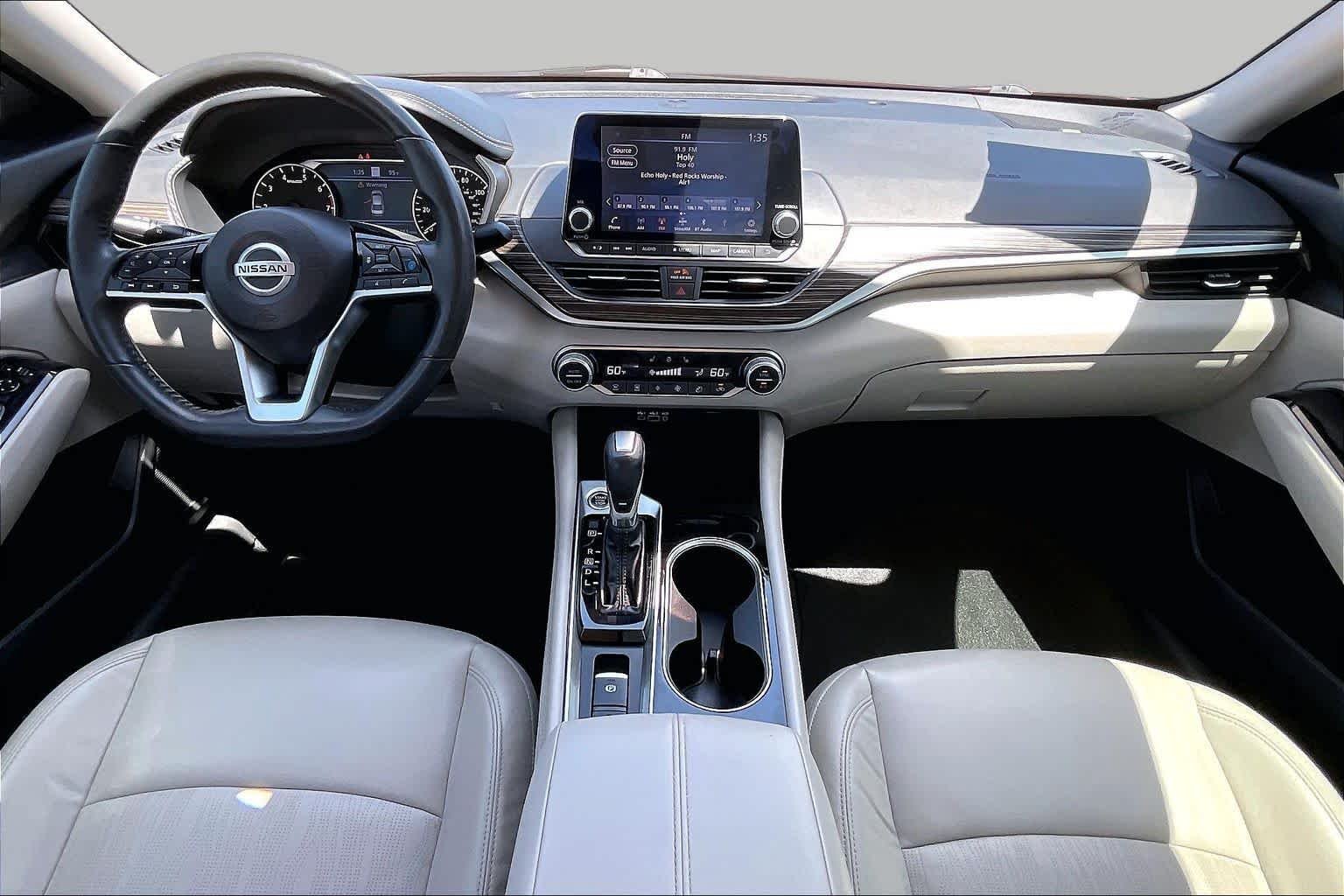 Used 2022 Scarlet Ember Nissan 2.5 SL image 16