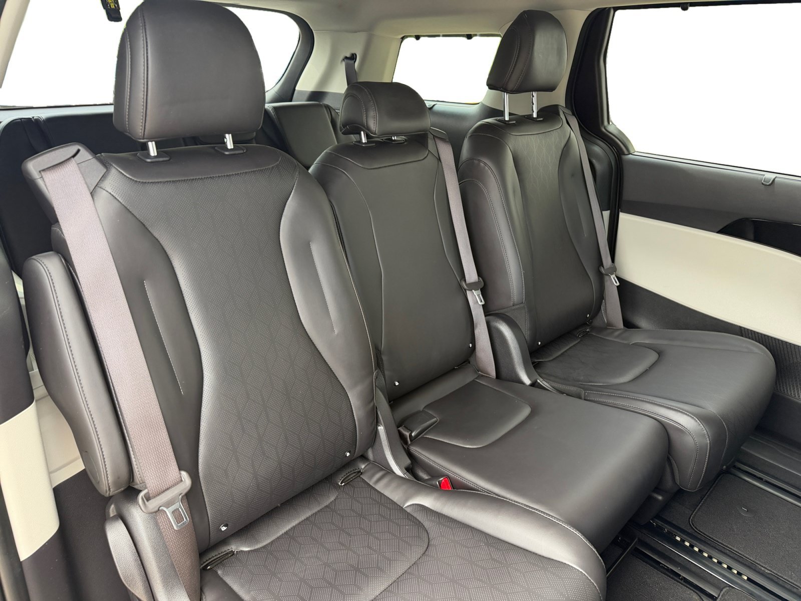 Used 2024 Aurora Black Pearl Kia SX image 34