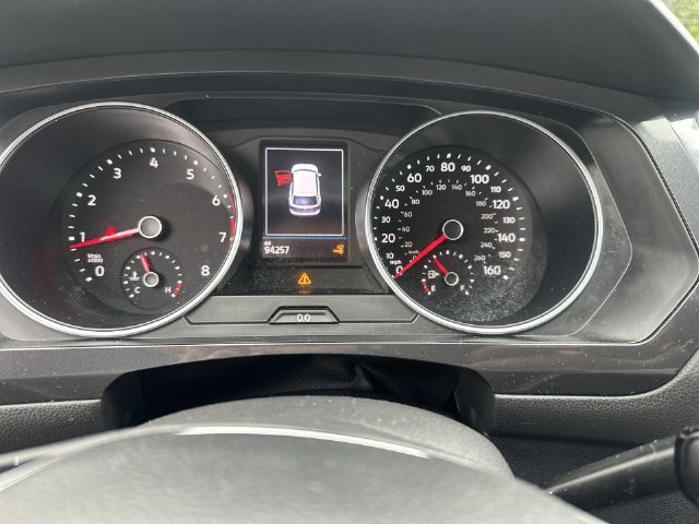 Used 2018  Volkswagen  image 20