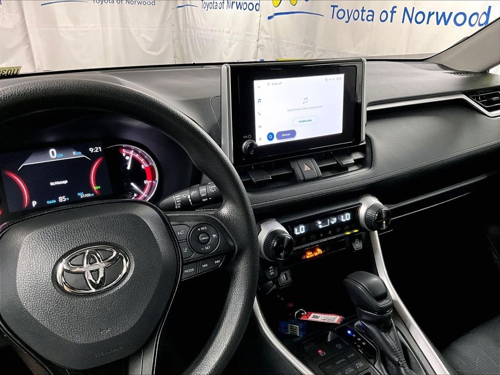 Used 2025  Toyota XLE image 25