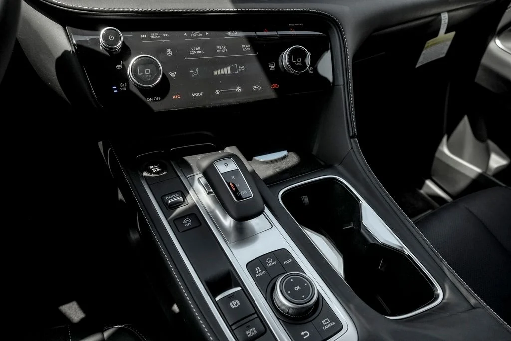 New 2027 MINERAL BLACK INFINITI Luxe AWD image 16