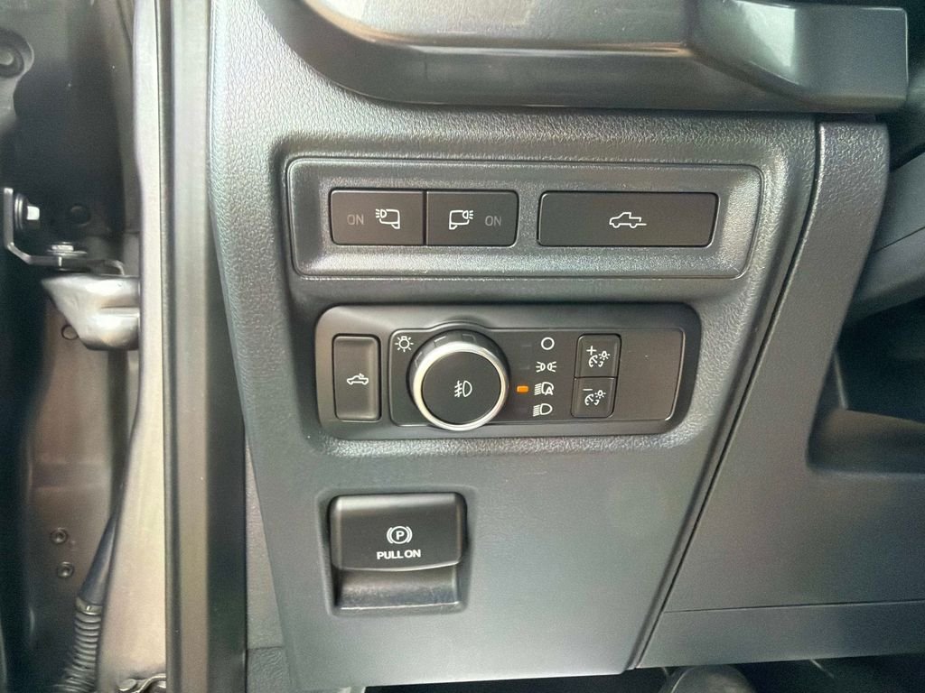 Used 2022 Gray Ford XLT image 31