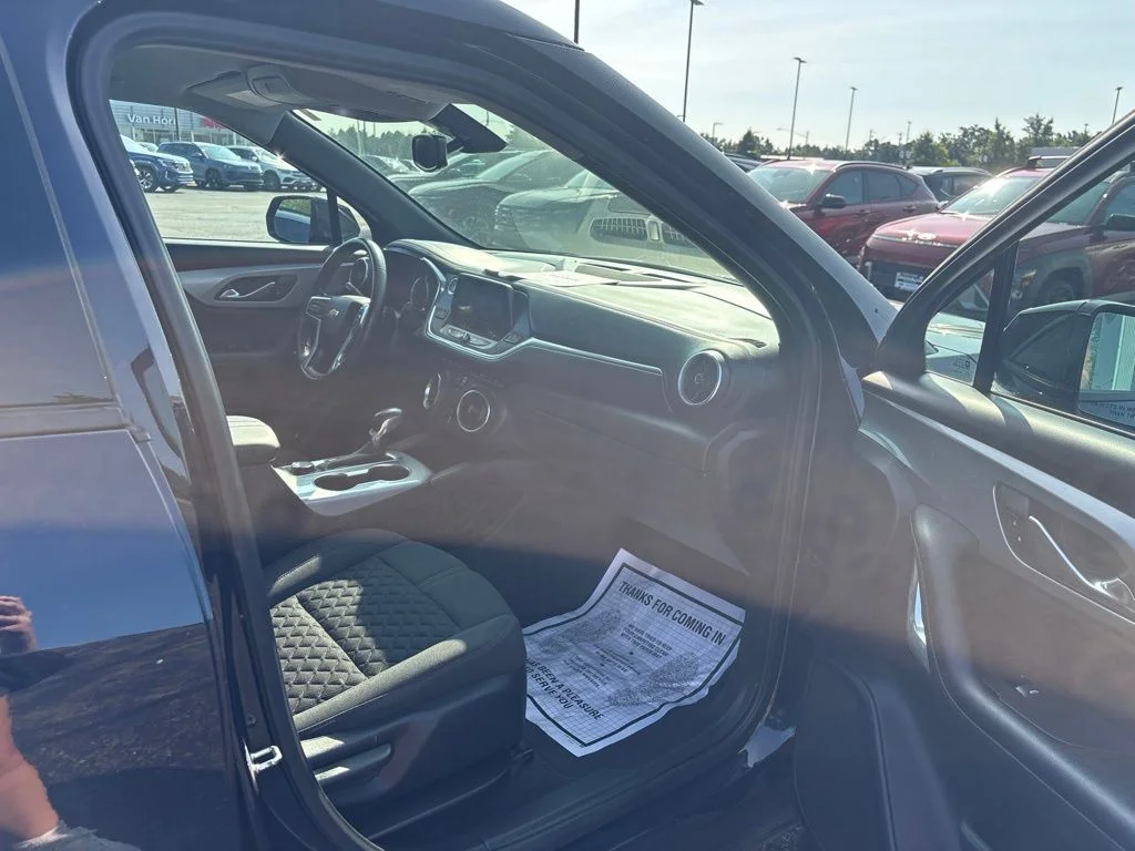 Used 2020 Midnight Blue Metallic Chevrolet LT image 32