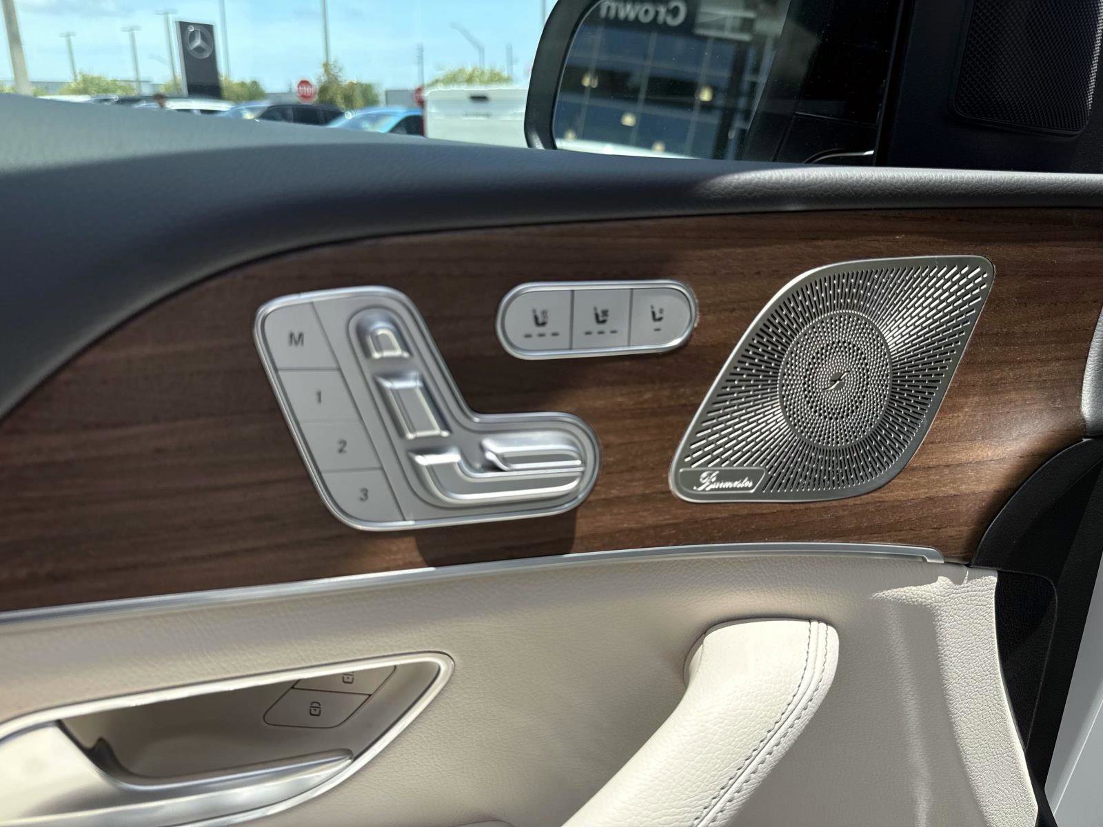 New 2026 Polar White Mercedes-Benz 450 4MATIC® SUV image 19