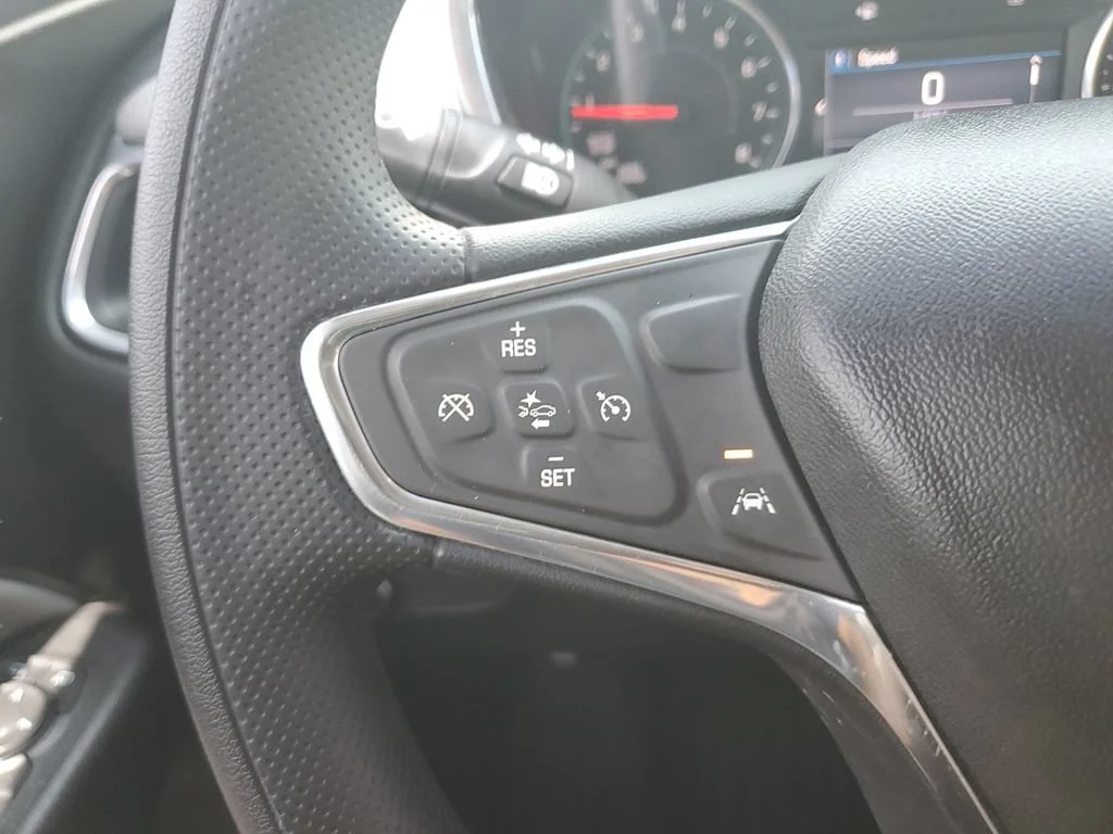 Used 2020 SILVER ICE METALLIC Chevrolet LT image 19