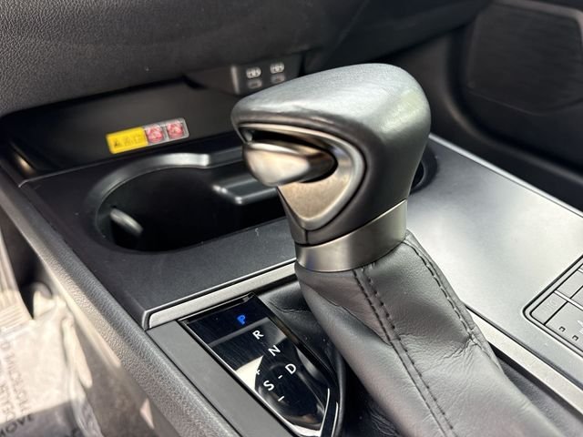 2024 Lexus UX Hybrid 250h F Sport Design - Photo 20