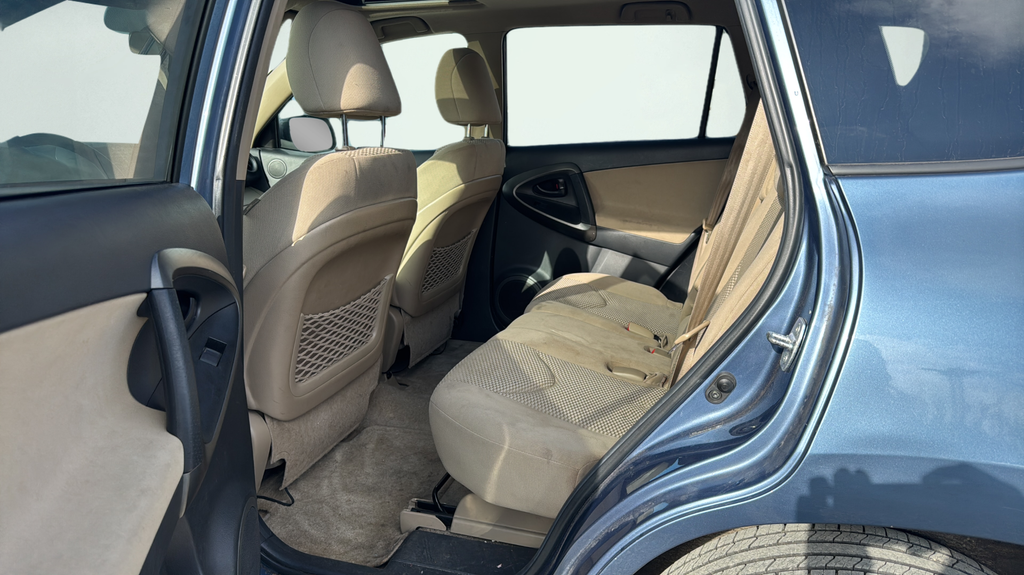 Used 2011 Blue Toyota Base image 15